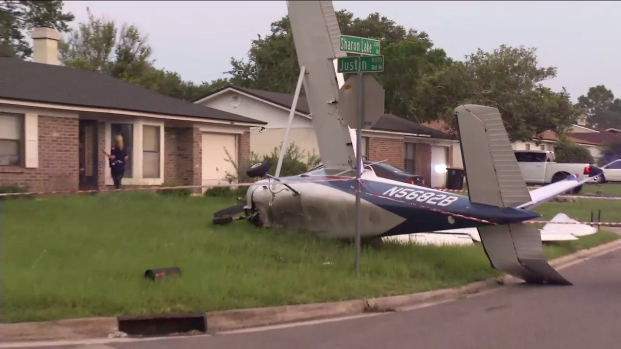Pilot walks away after plane crash lands in front yard on...
